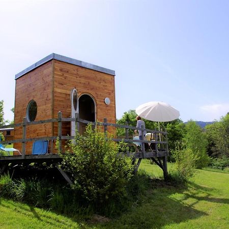 Les Roulottes Et Cabanes Du Livradois Hostal Cunlhat Exterior foto